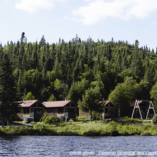 Cabins at réserve faunique des Laurentides