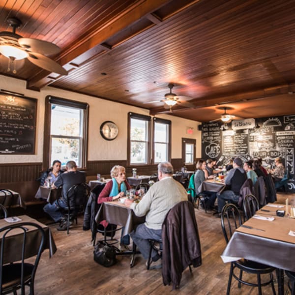 Le Bistro Montebello