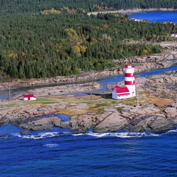phare_de_pointe_des_monts_1