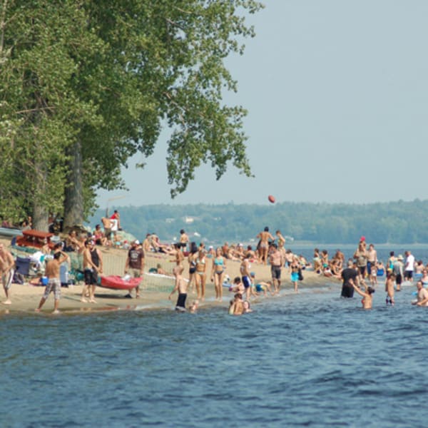 plage_de_lile_saint_quentin_1