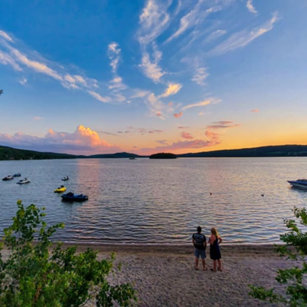 Beach & recreational park at Camping Bas-St-Laurent