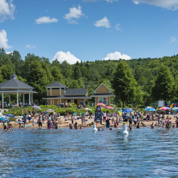 Saint-Donat municipal beach (Parc des Pionniers)