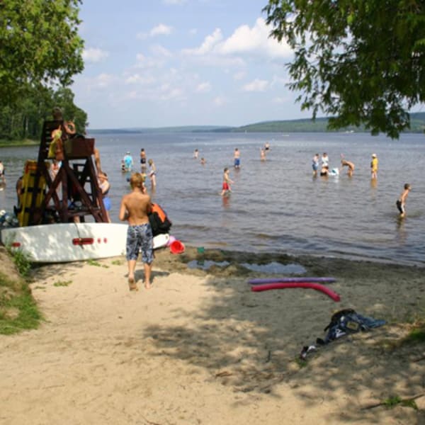 plage_municipale_du_lac_nominingue_1