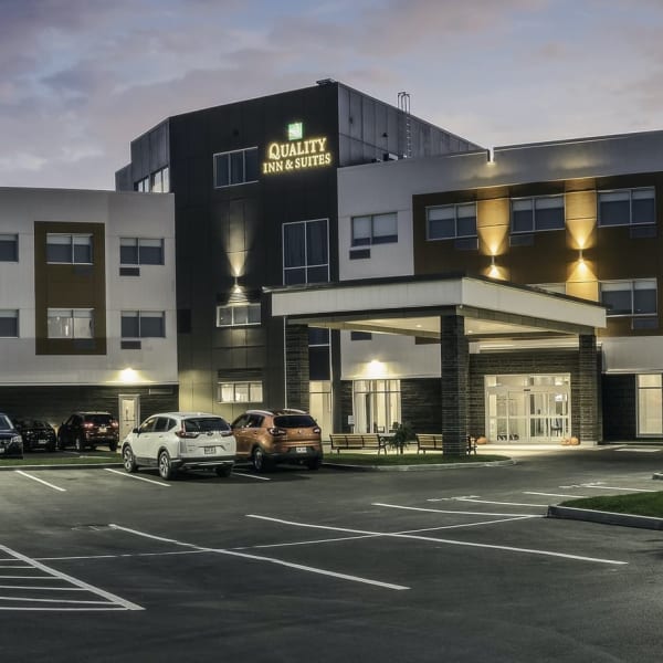 quality_inn__suites_mont_joli_1