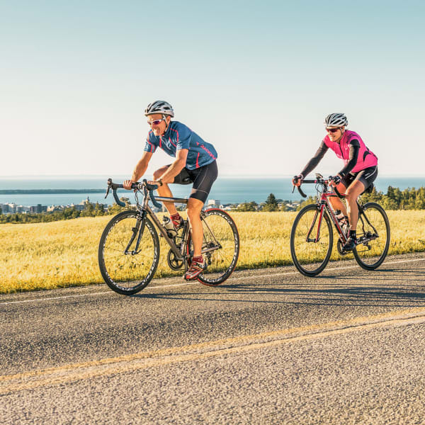 Couple à vélo
