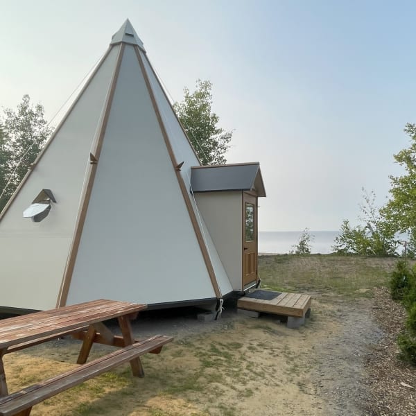 Assi-Nipi Écohébergement