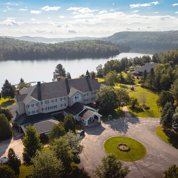 Auberge du Lac-à-l'Eau-Claire