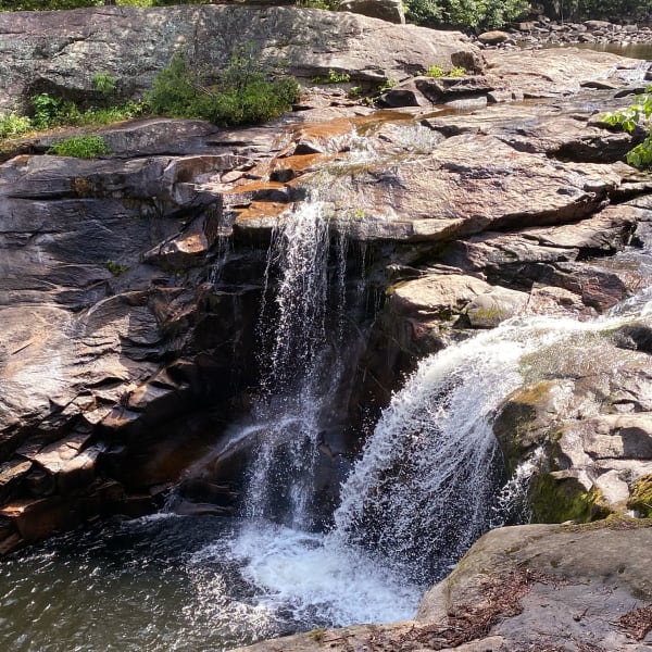 Chutes Wayagamac en été.