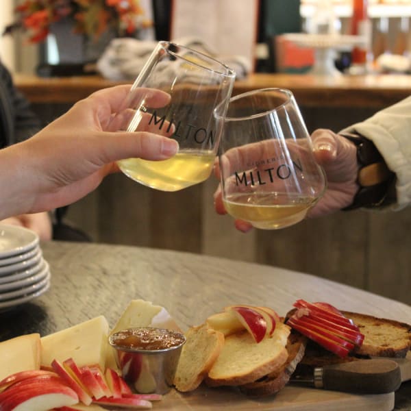 Cidrerie Milton: ciders tasting. 