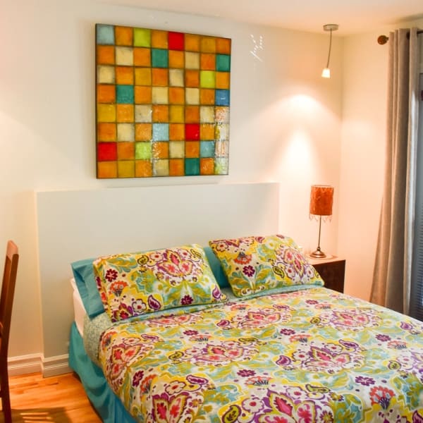 Gîte Dézéry - Colorful room