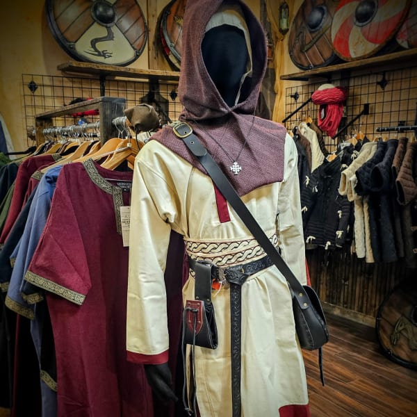 Costume at Les Artisans d'Azure.