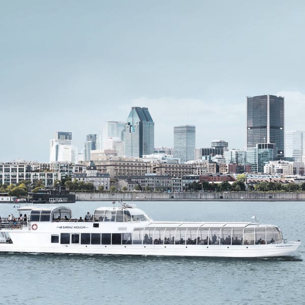 Bateau-Mouche au Vieux-Port de Montréal