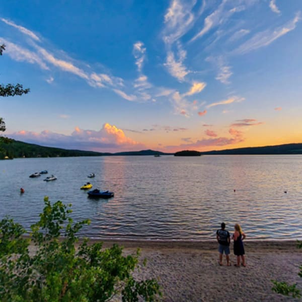 Beach & recreational park at Camping Bas-St-Laurent