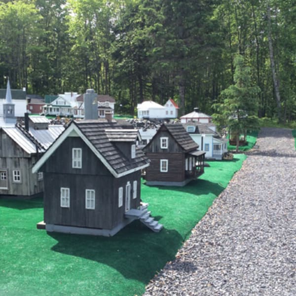 village_miniature_baillargeon_1