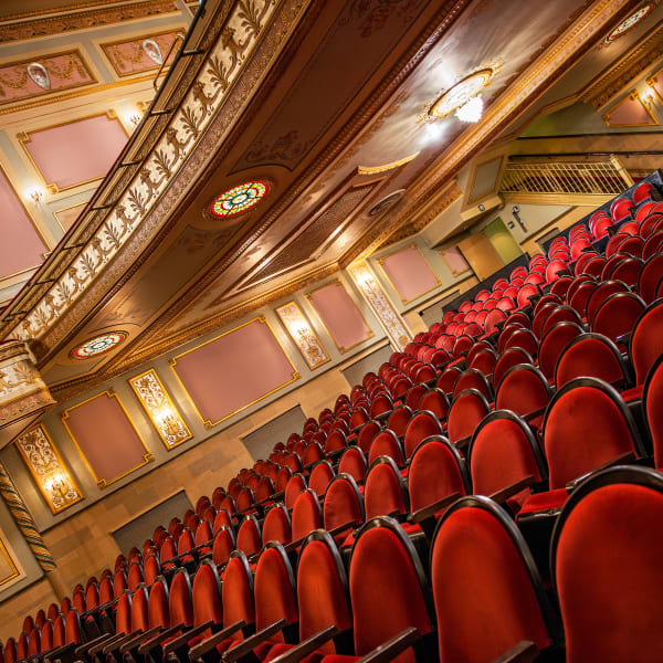 Intérieur de la Salle J.-Antonio-Thompson.