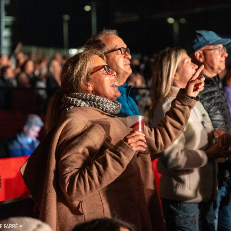 Crowd attending a show at the Amphithéâtre Cogeco 