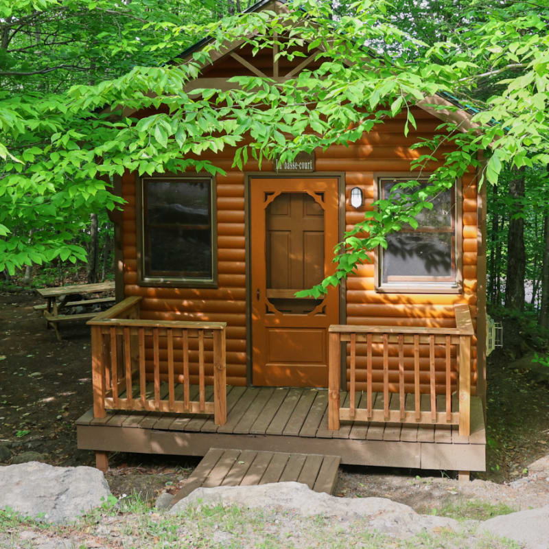 Sommet Morin Heights’ Camping and Cabins