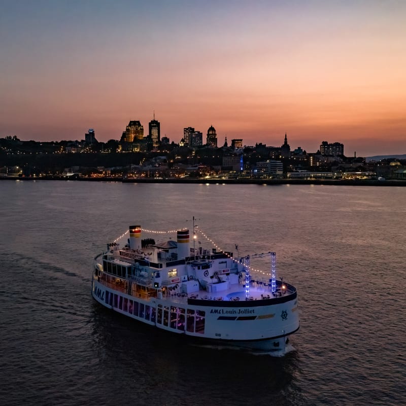 Dinner cruise in Québec City.