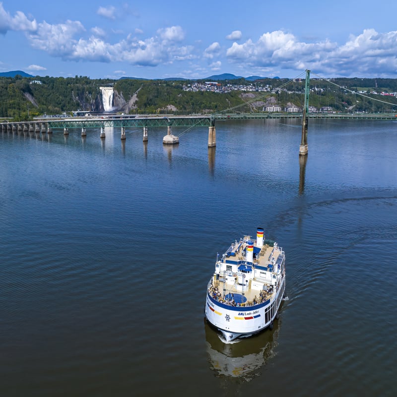 Guided cruise in Québec City- Croisières AML