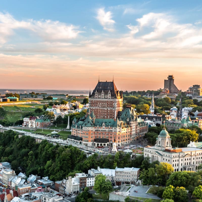 Aerial view of the Château Frontenac and Québec City.