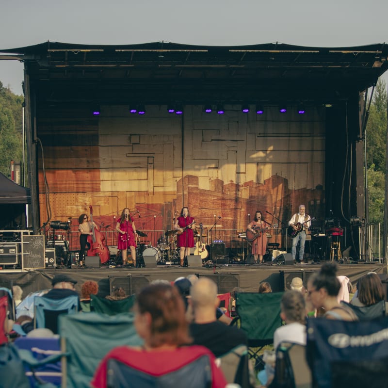 Festival SuperFolk Morin-Heights - Une scène extérieure