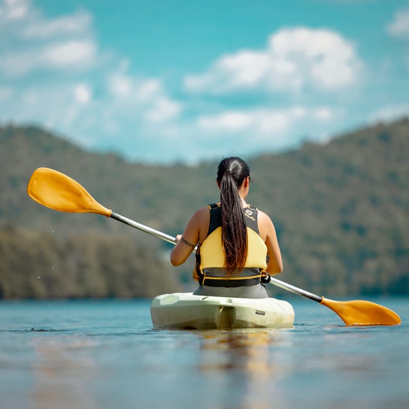Grand Lodge Mont-Tremblant - Woman in a kayak