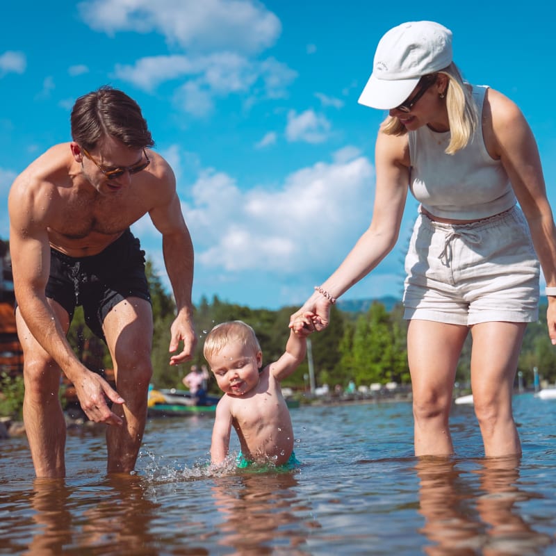 Grand Lodge Mont-Tremblant - Family at the beach