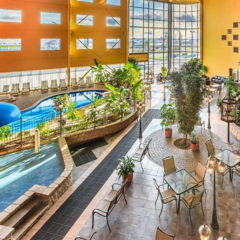 Hôtel Ambassadeur Québec : piscine