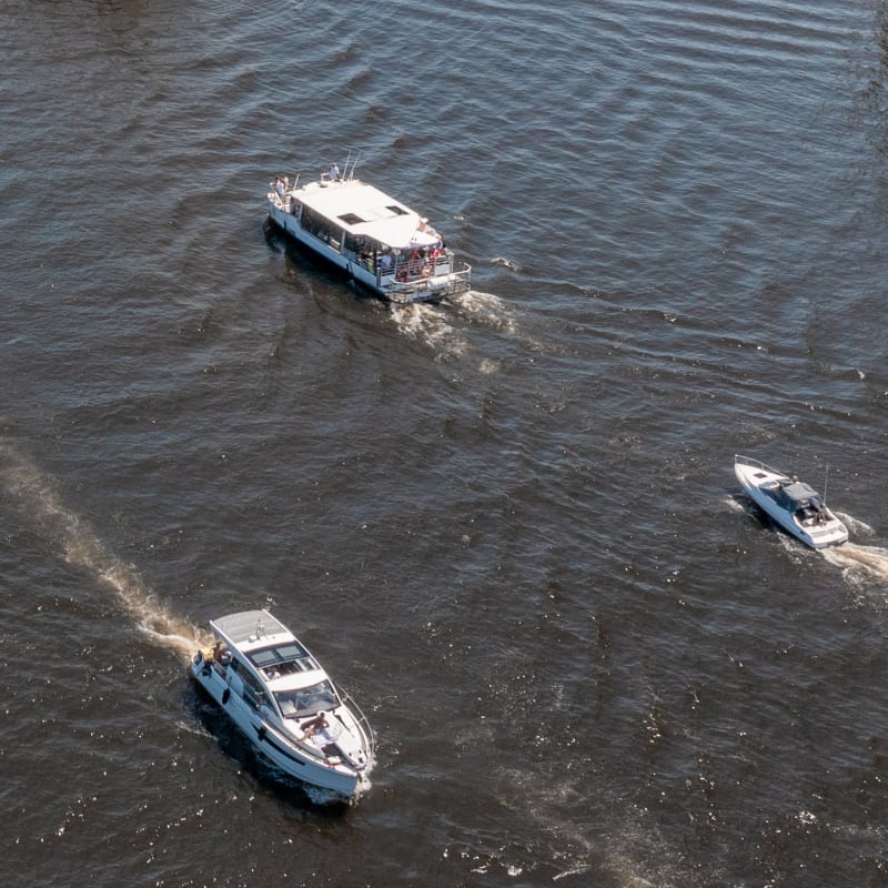 Escape close to home in Sainte-Anne-de-Bellevue - River shuttle sailing on Lake Saint-Louis