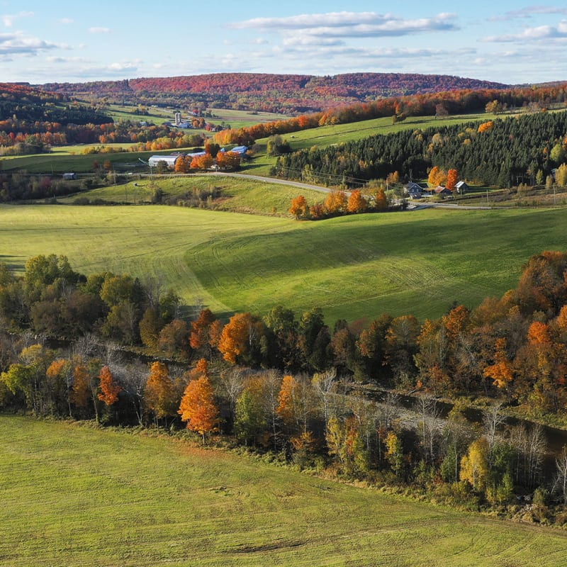 Quoi faire cet automne au Centre-du-Québec - Paysage bucolique d'automne dans le Centre-du-Québec