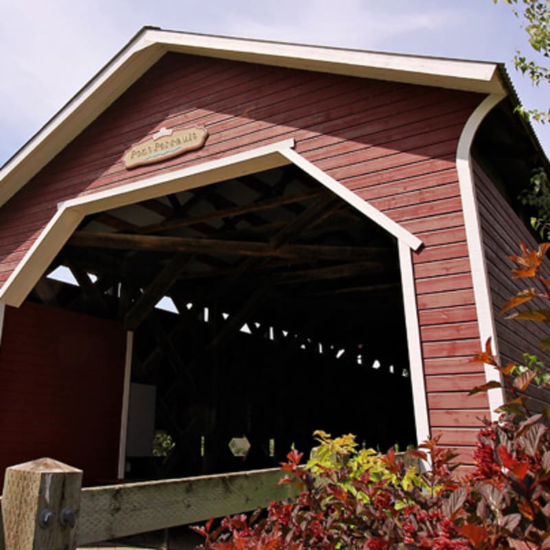 More than 240 surprising spots to discover in Centre-du-Québec! - Perrault covered bridge