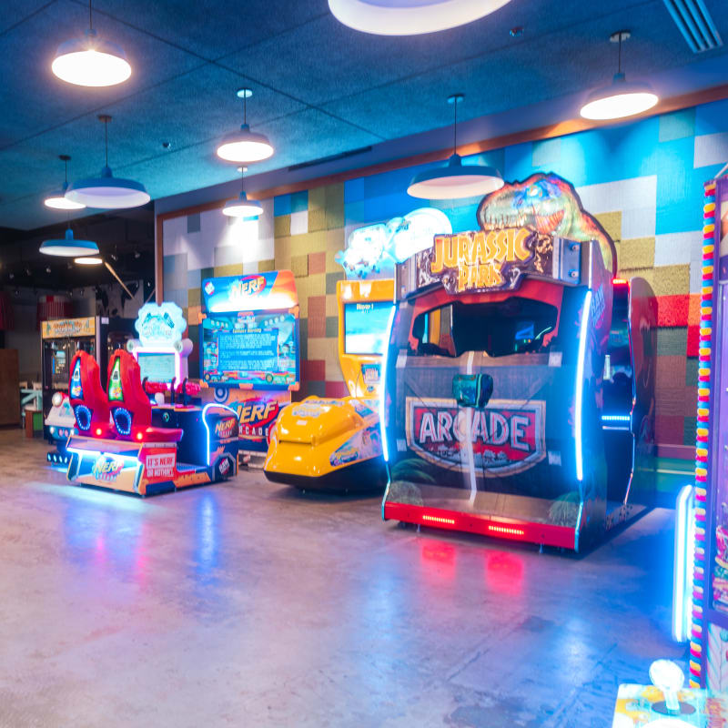 Arcades at Méga Parc.