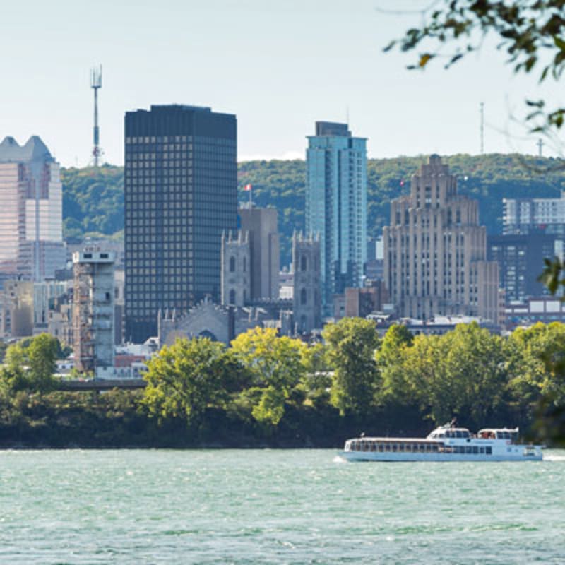 bateau_mouche_au_vieux_port_de_montreal_4