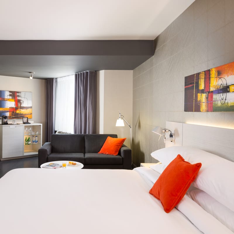hotel_sepia_1