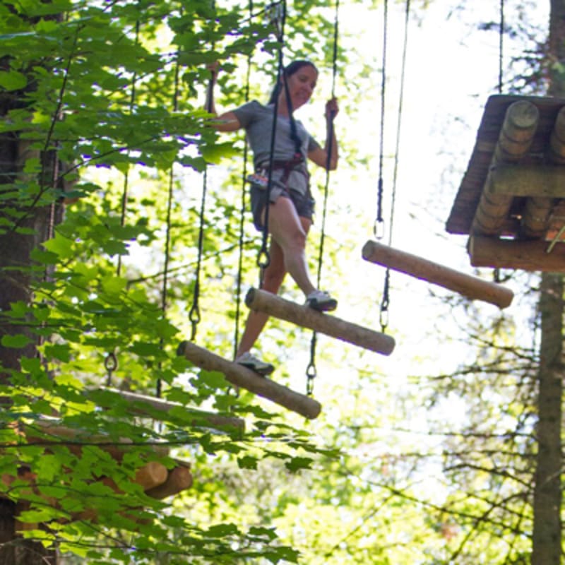 parcours_dhebertisme_aerien_du_parc_du_domaine_vert_11
