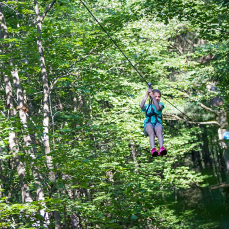 parcours_dhebertisme_aerien_du_parc_du_domaine_vert_9