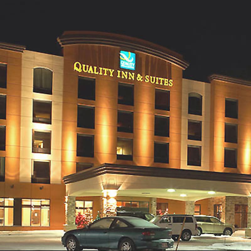 quality_inn__suites_levis_1_h