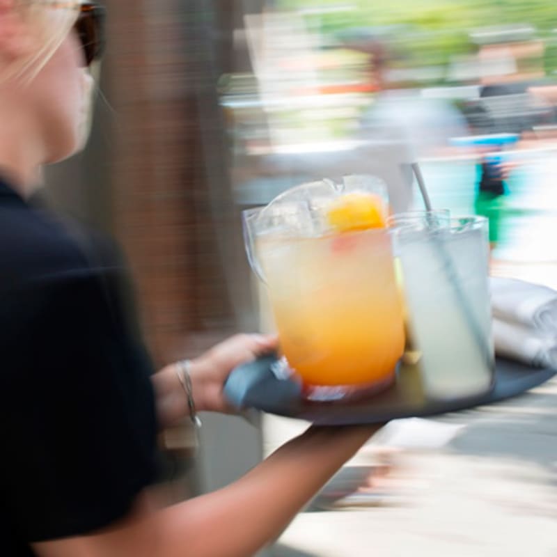 ricochet_cafe__terrasse___fairmont_tremblant_14
