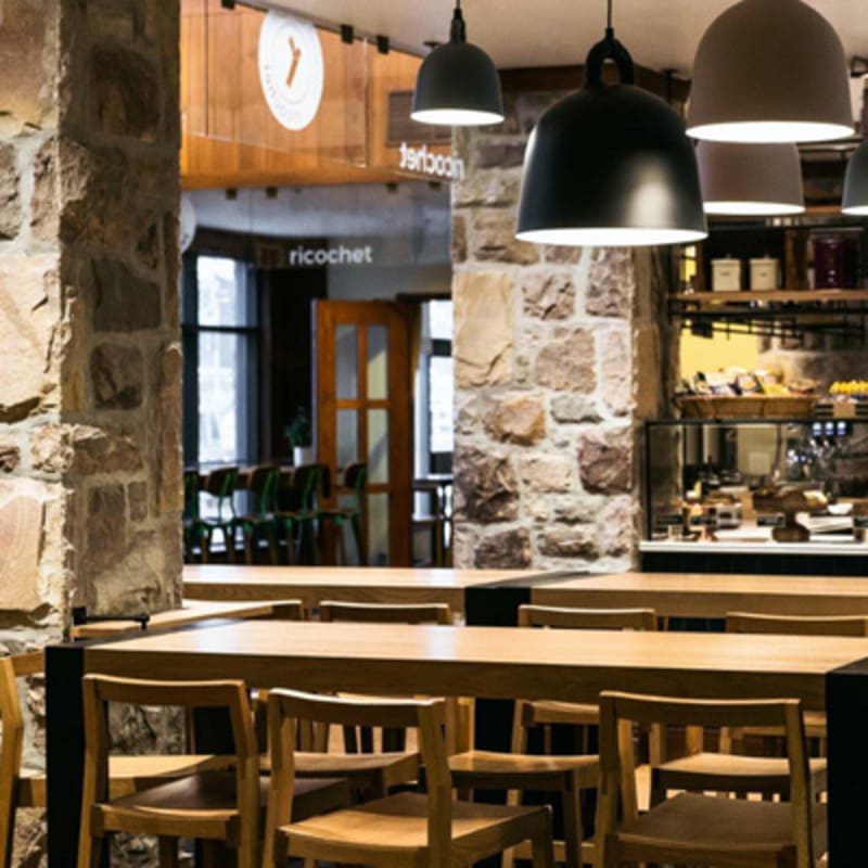 ricochet_cafe__terrasse___fairmont_tremblant_4