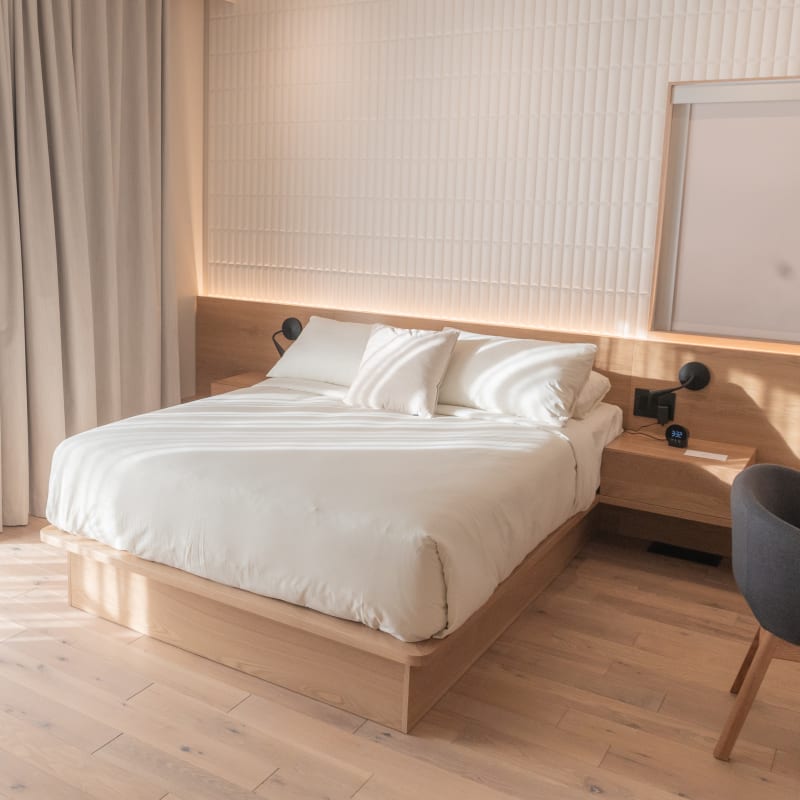 Chambre d'un des pavillons Oasis au Spa Eastman