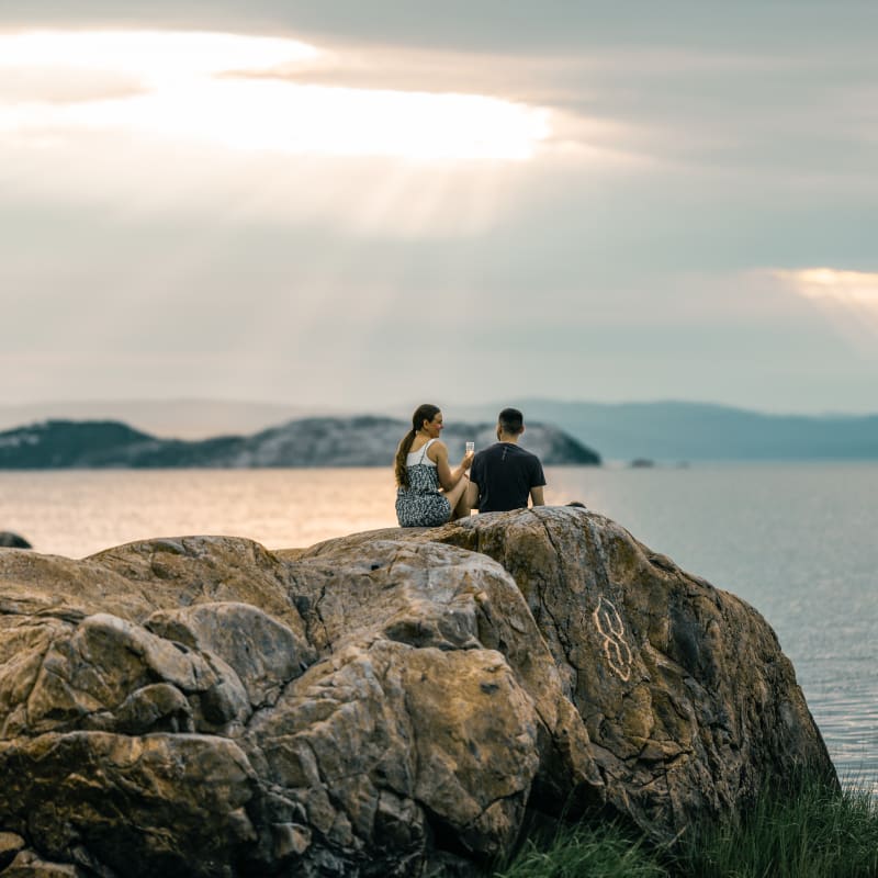 Couple in front of the sea