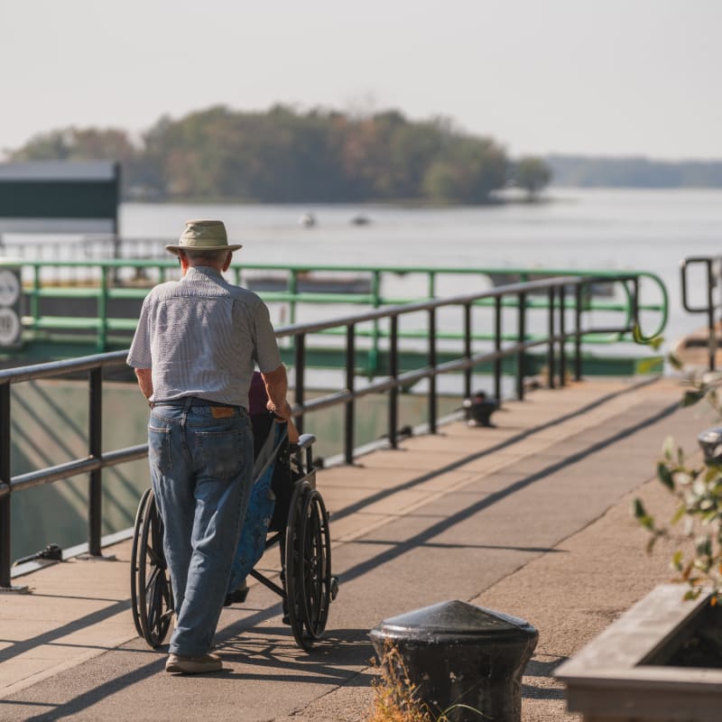 Visitez Sainte-Anne-de-Bellevue : accessible locks