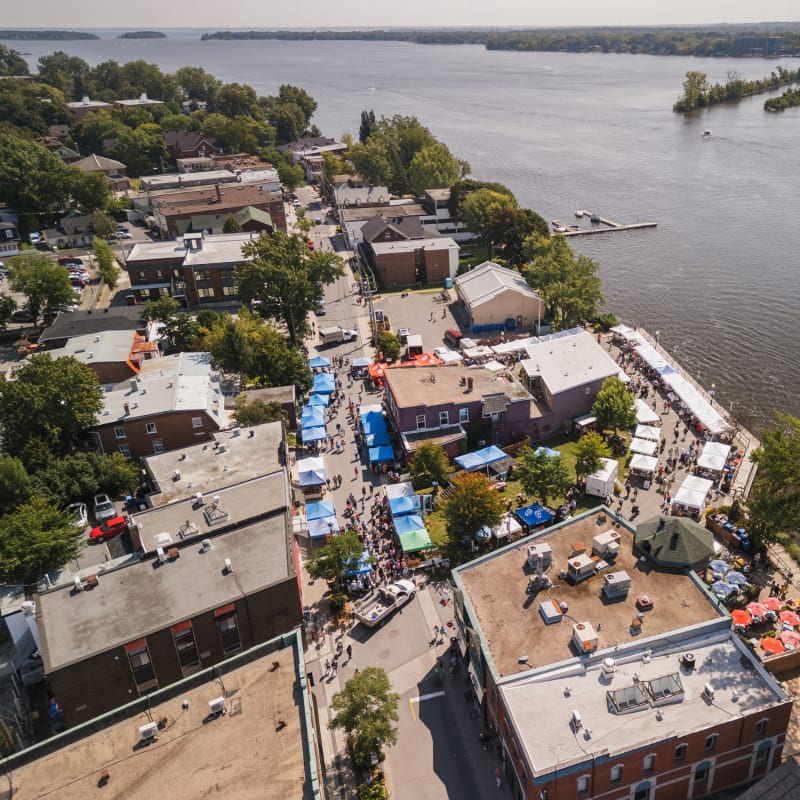 Visitez Sainte-Anne-de-Bellevue : village