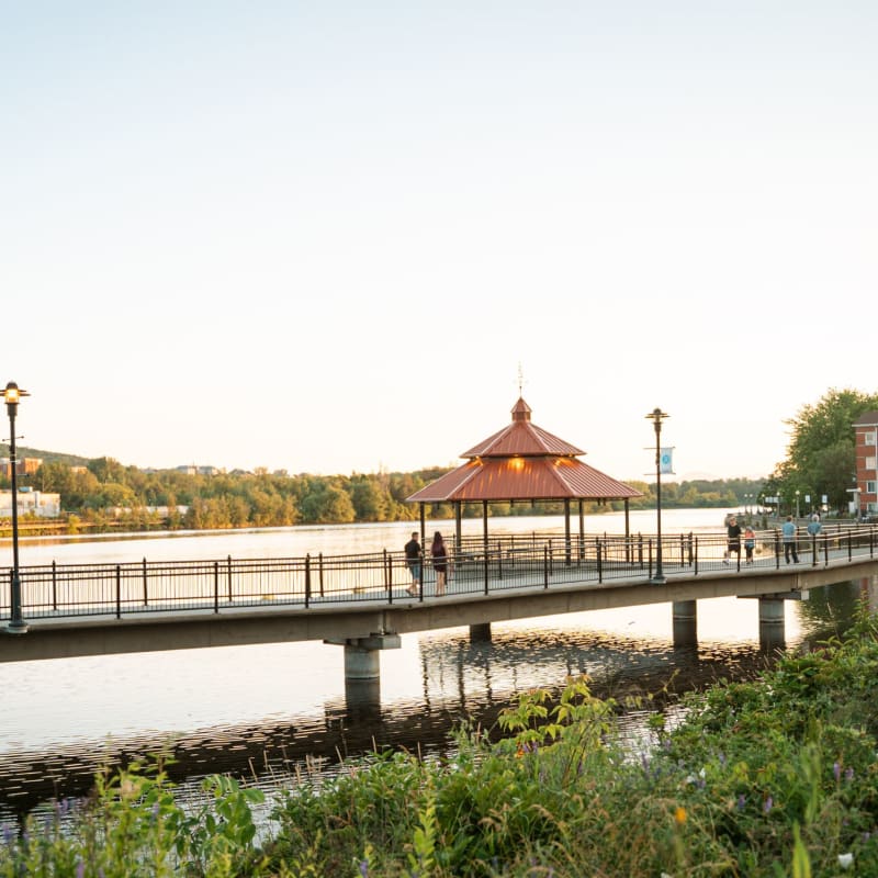 Boardwalk along the shores of Lac des Nations