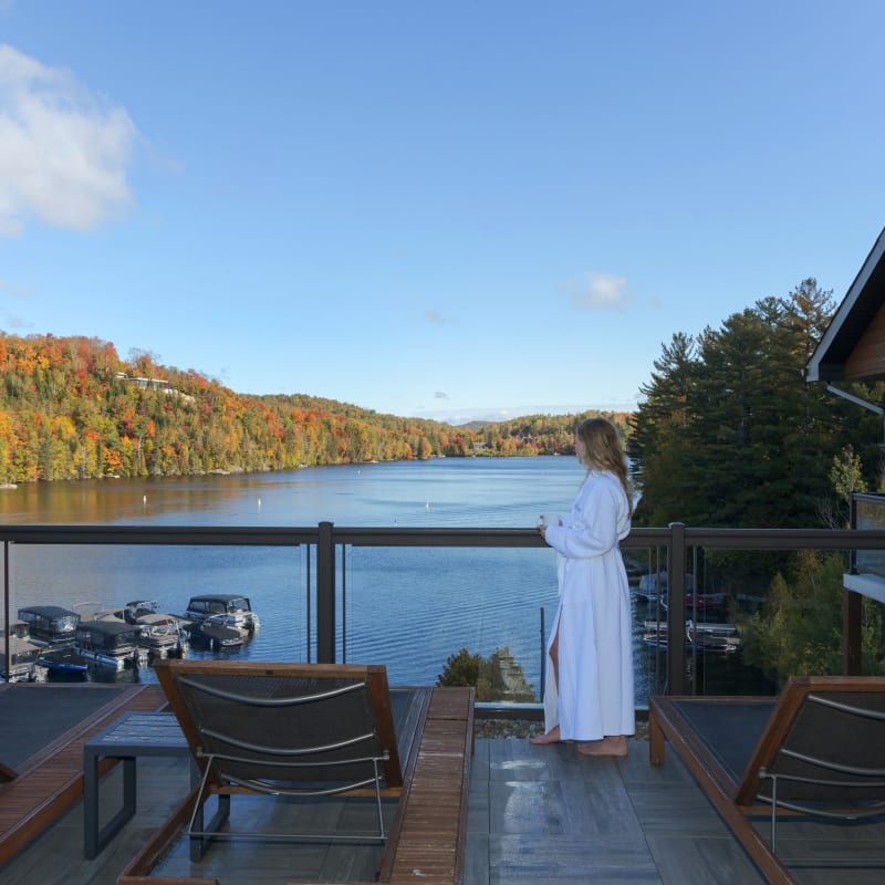 Woman on the balcony at the Viking Resort.