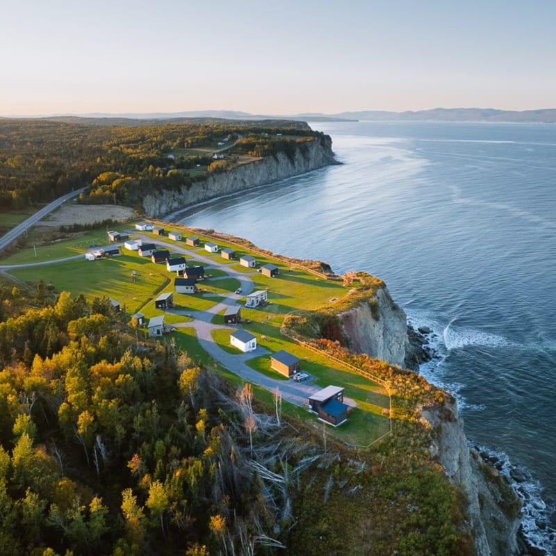 Coastline in Gaspésie next to Chalets Nautika.