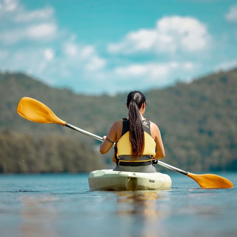 Grand Lodge Mont-Tremblant - Woman in a kayak