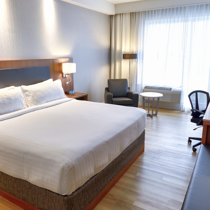 Holiday Inn Express & Suites Vaudreuil-Dorion - Chambre