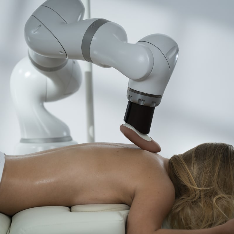 Robotic massage at Hôtel Universel Rivière-du-Loup.