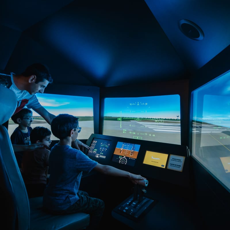 Flight simulator at Musée Bombardier.